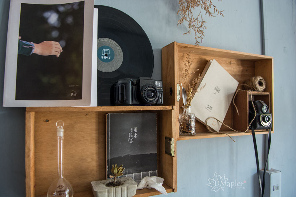 高雄鼓山-早頓小室tsa-tng room-聽黑膠音樂品嘗舊時代的憧憬
