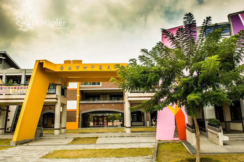 台南六甲｜六甲國小｜台南最美的國小｜來與小鹿拍照