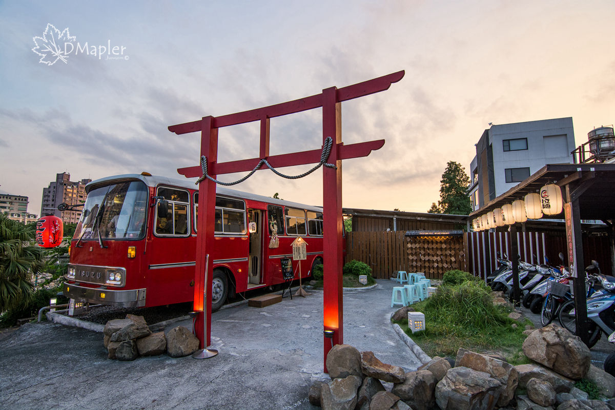 高雄鼓山｜匠麵巴士｜超夯的公車拉麵