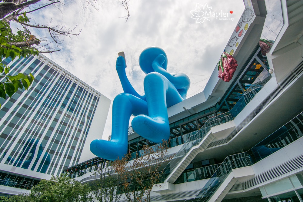 軟體園區 Dali Art 藝術廣場｜巨大藍色沉思者42號&洗窗工人