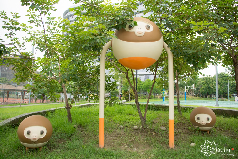 軟體園區 Dali Art 藝術廣場｜巨大藍色沉思者42號&洗窗工人