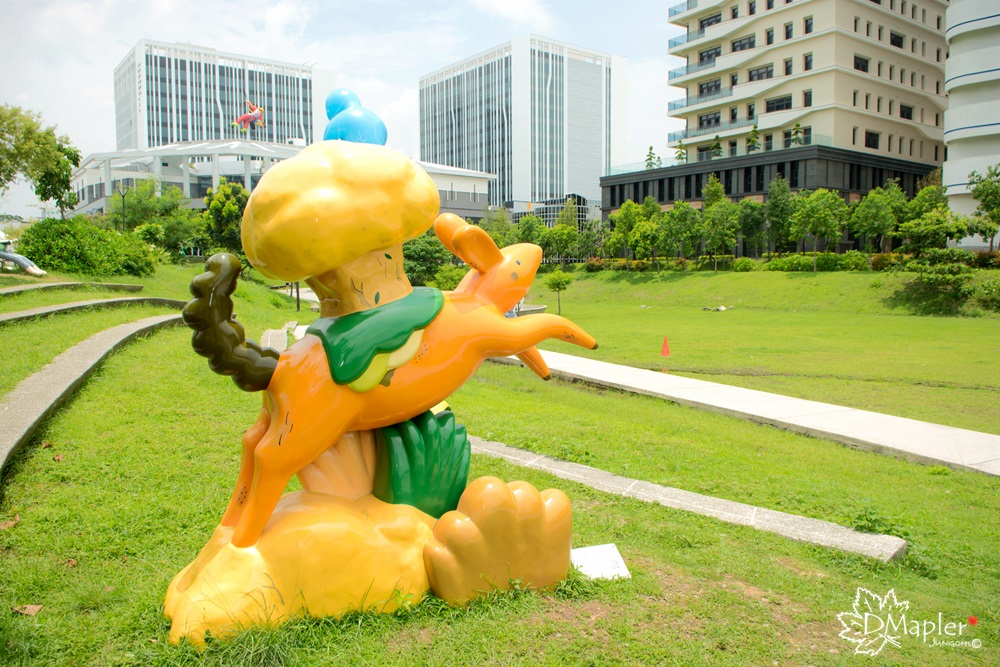 軟體園區 Dali Art 藝術廣場｜巨大藍色沉思者42號&洗窗工人