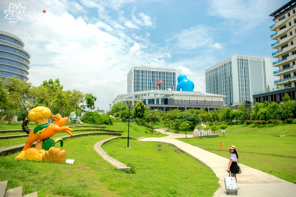 軟體園區 Dali Art 藝術廣場｜巨大藍色沉思者42號&洗窗工人