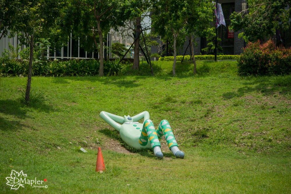 軟體園區 Dali Art 藝術廣場｜巨大藍色沉思者42號&洗窗工人