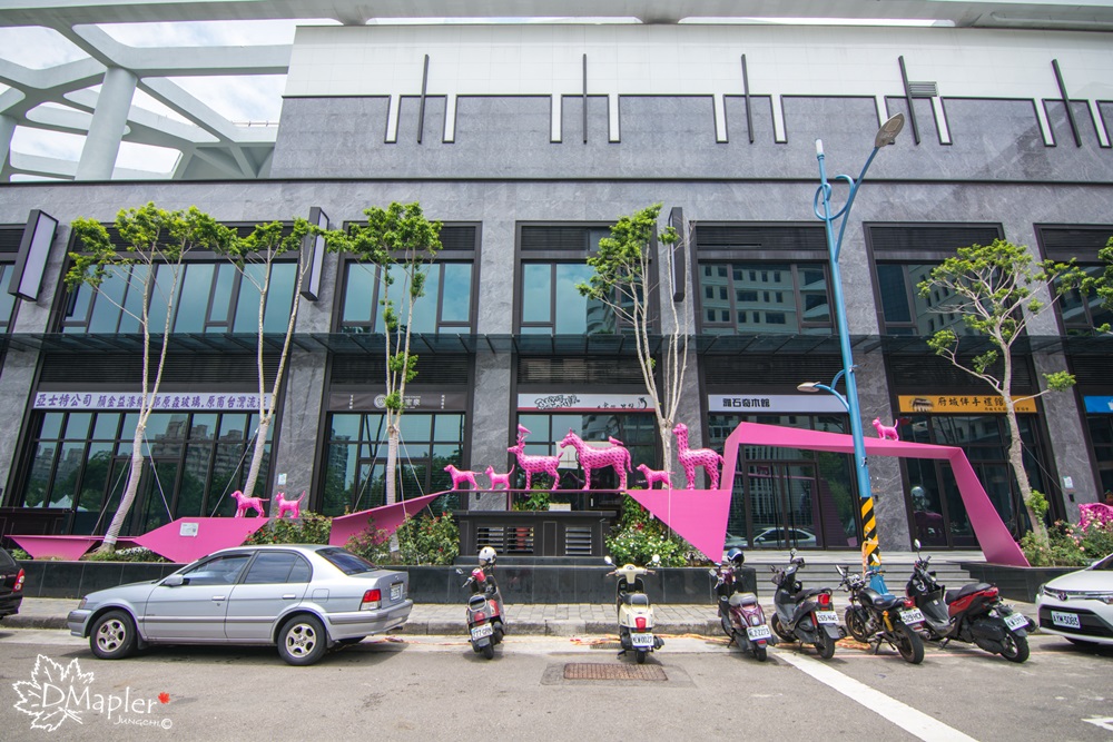 軟體園區 Dali Art 藝術廣場｜巨大藍色沉思者42號&洗窗工人