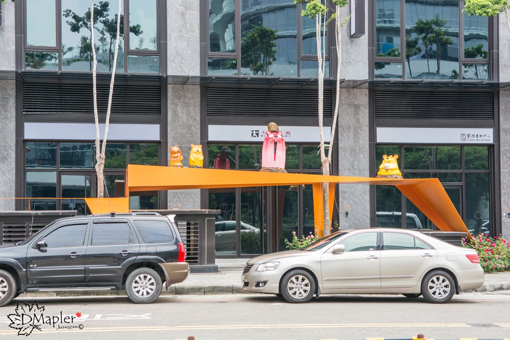 軟體園區 Dali Art 藝術廣場｜巨大藍色沉思者42號&洗窗工人