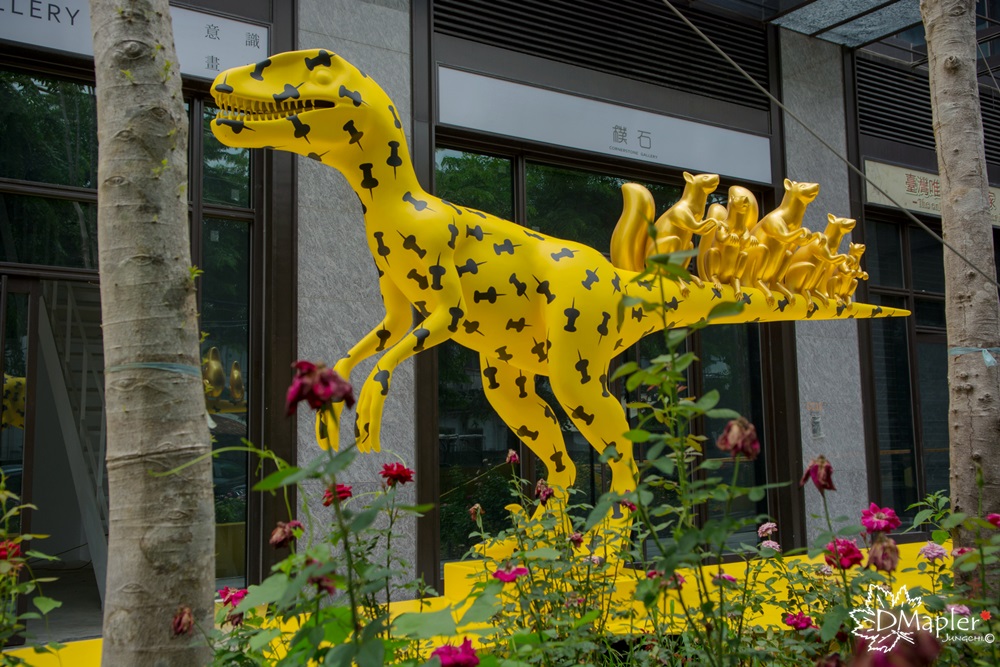 軟體園區 Dali Art 藝術廣場｜巨大藍色沉思者42號&洗窗工人