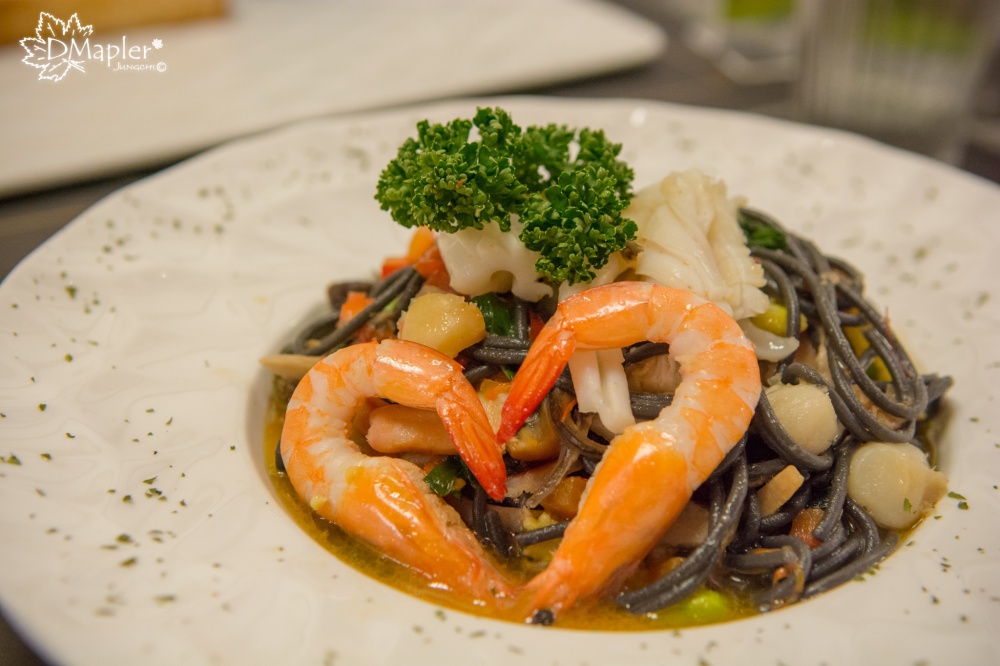 Café AL-咖啡阿拉丁神燈|傢具×燈飾×美食之超浮誇網美集散地