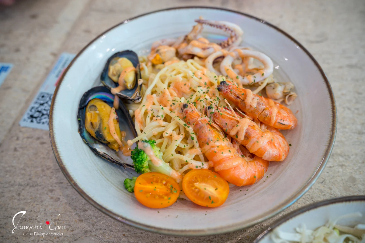 光室咖啡 Light Is Café