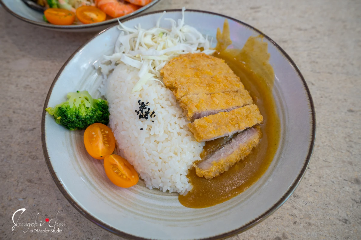 光室咖啡 Light Is Café